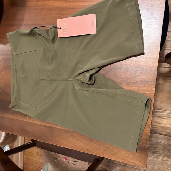 Brand New Size Small Girlfriend Collective Bike Shorts - Picture 1 of 5
